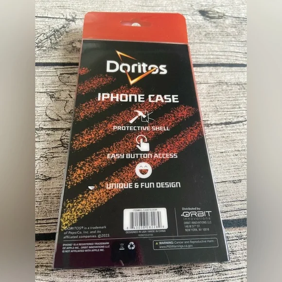 NWT! Protective phone case. Brand new in box. For iPhone 14 and 13 - Picture 9 of 11